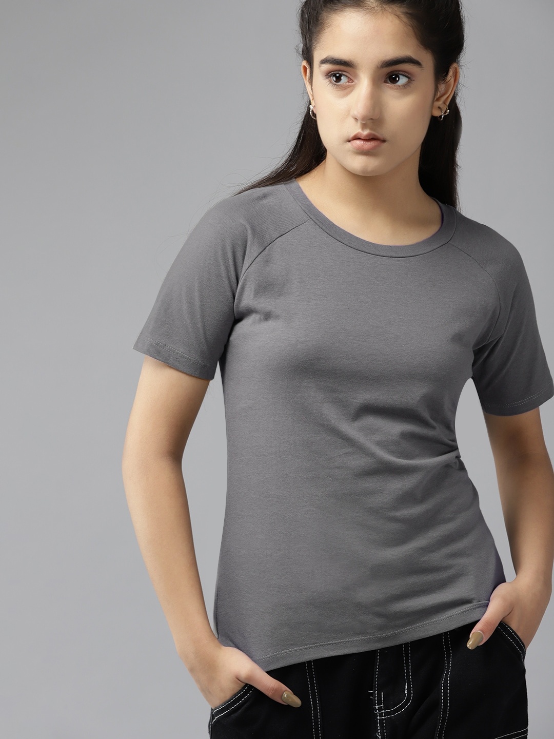 

UTH by Roadster Girls Grey Solid Pure Cotton T-shirt