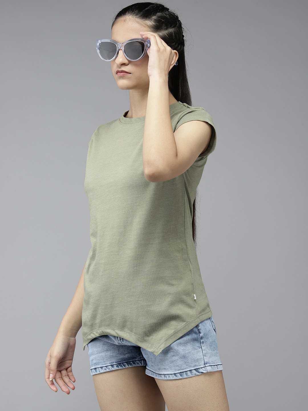

UTH by Roadster Teen Girls Sage Green Pure Cotton Solid T-shirt