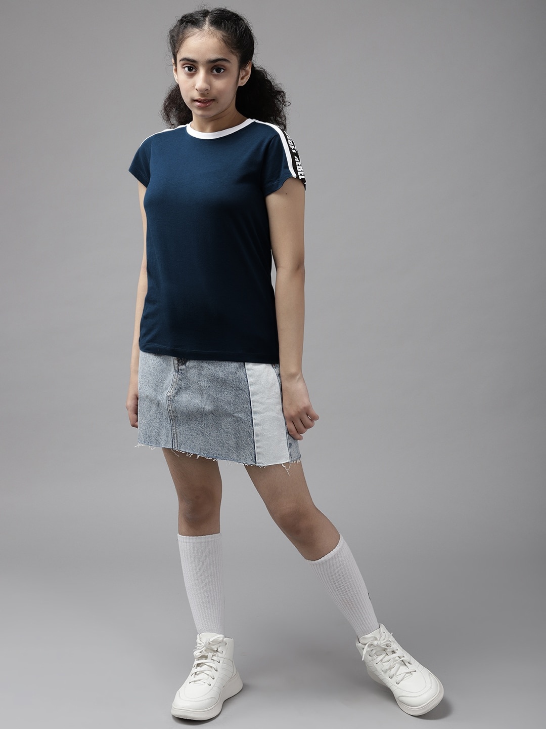 

UTH by Roadster Girls Teal Blue Cotton T-shirt