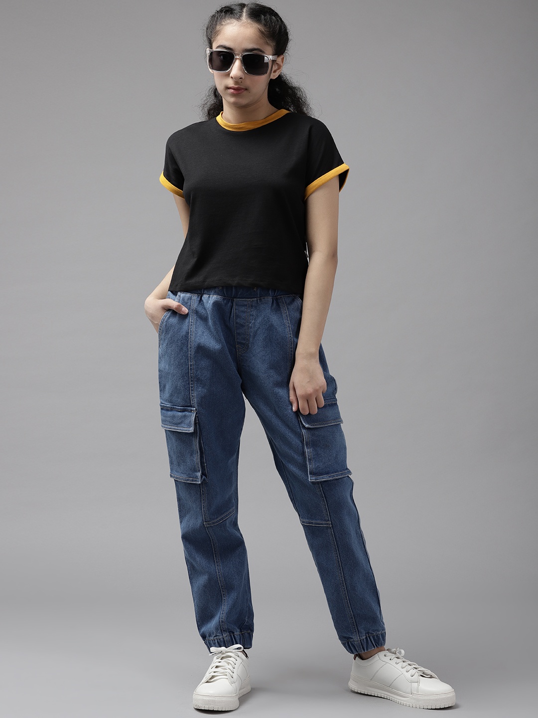 

UTH by Roadster Black & Mustard Yellow Pure Cotton Crop Top