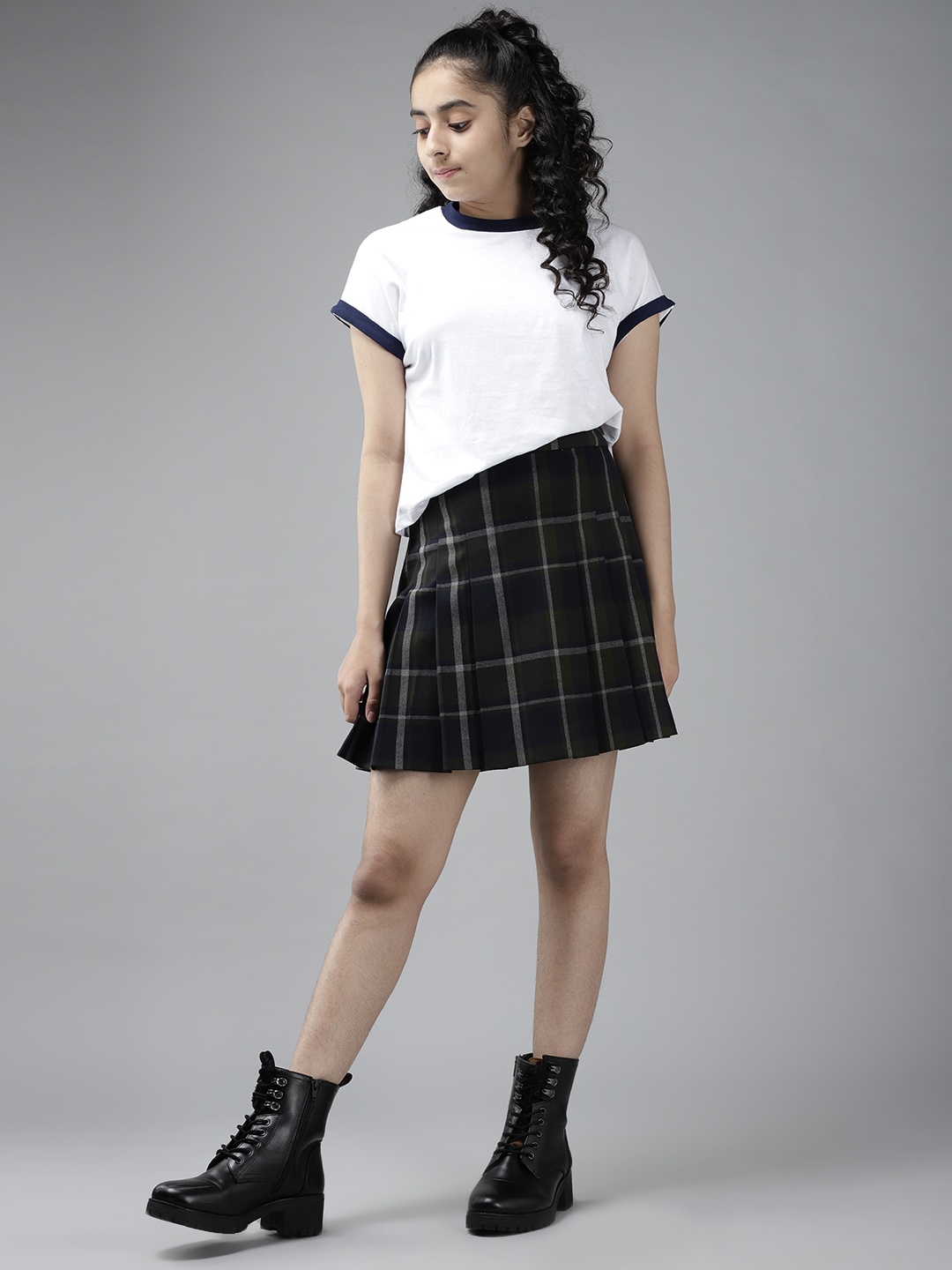 

UTH by Roadster Girls White & Navy Blue Pure Cotton Solid Extended Sleeves Top