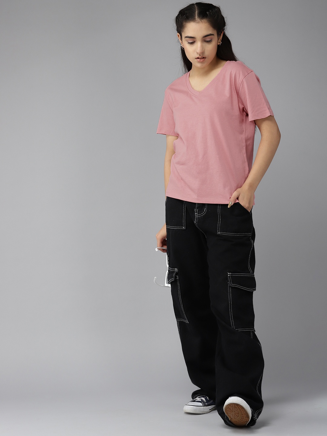 

UTH by Roadster Girls Pink Solid V-Neck Pure Cotton T-shirt