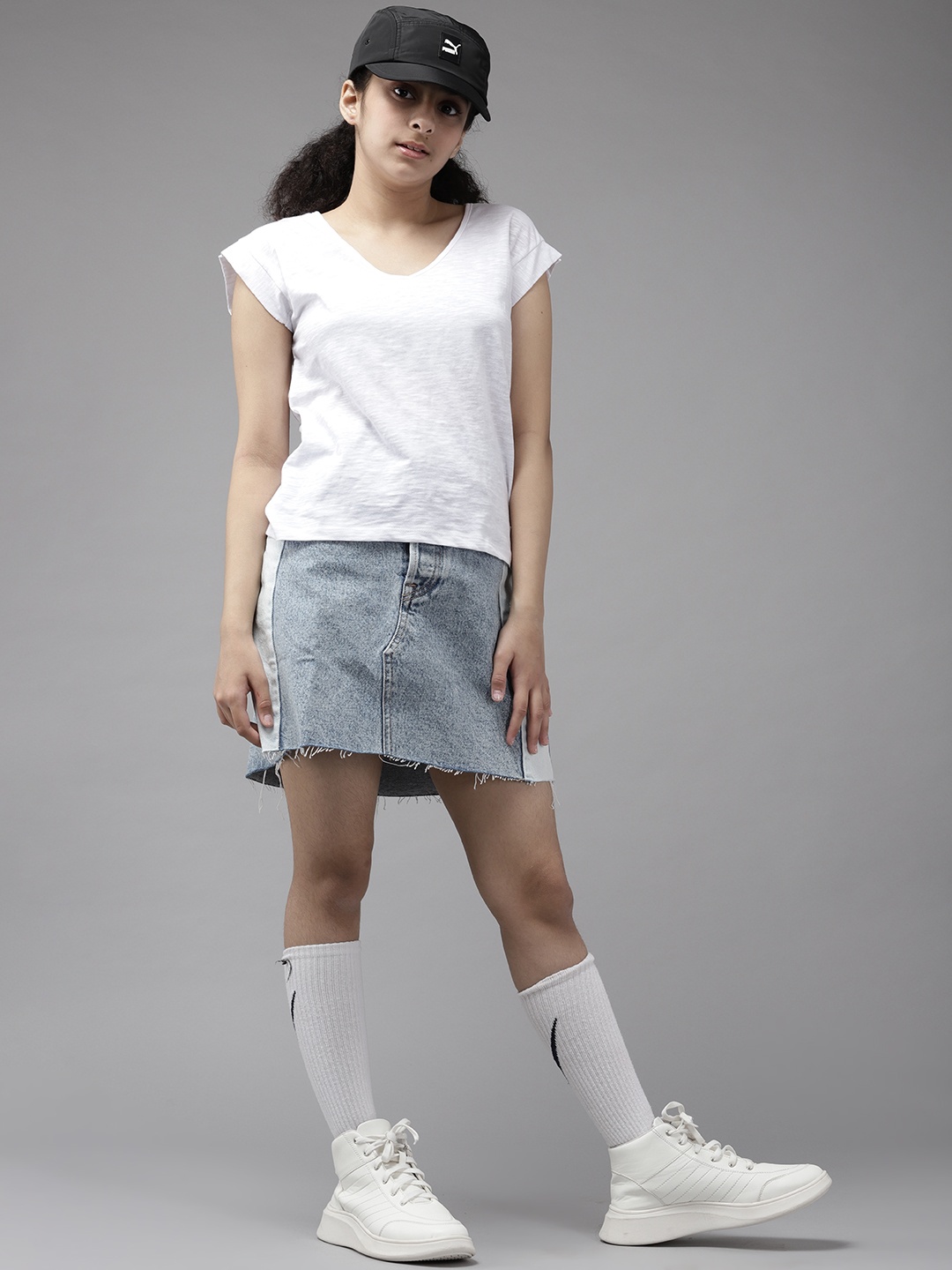 

UTH by Roadster Girls White Cotton V-Neck Extended Sleeves T-shirt