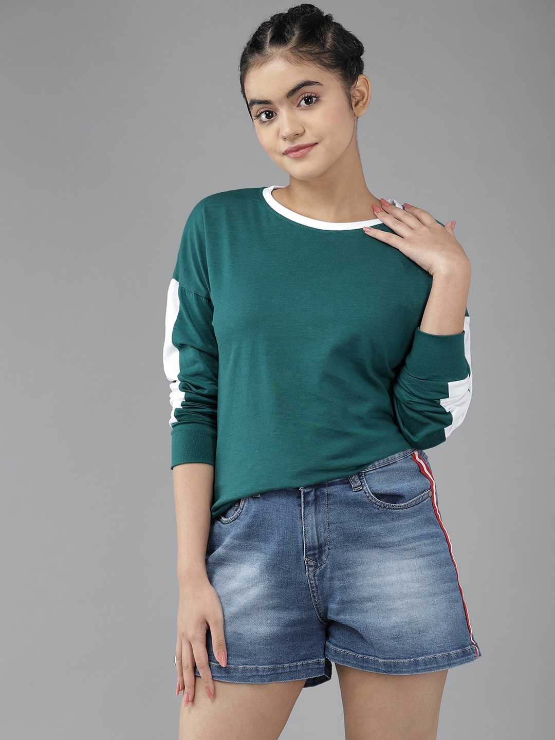 

UTH by Roadster Girls Green Drop-Shoulder Sleeves Pure Cotton T-shirt