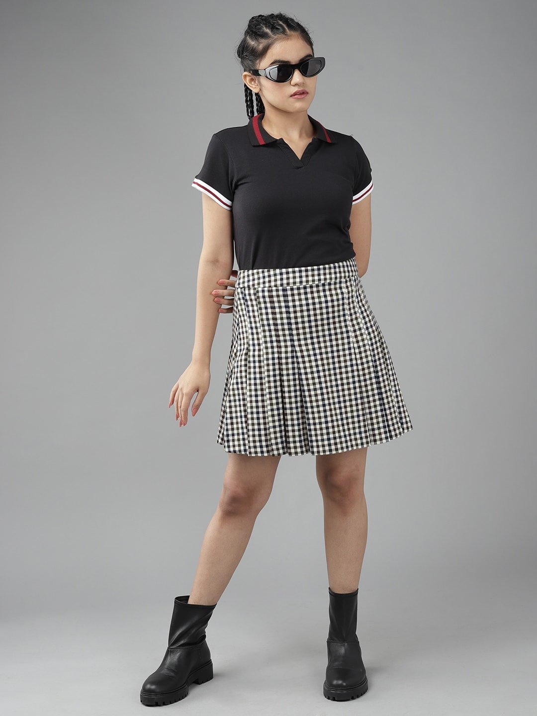 

UTH by Roadster Girls Black Solid Polo Collar Pure Cotton T-shirt