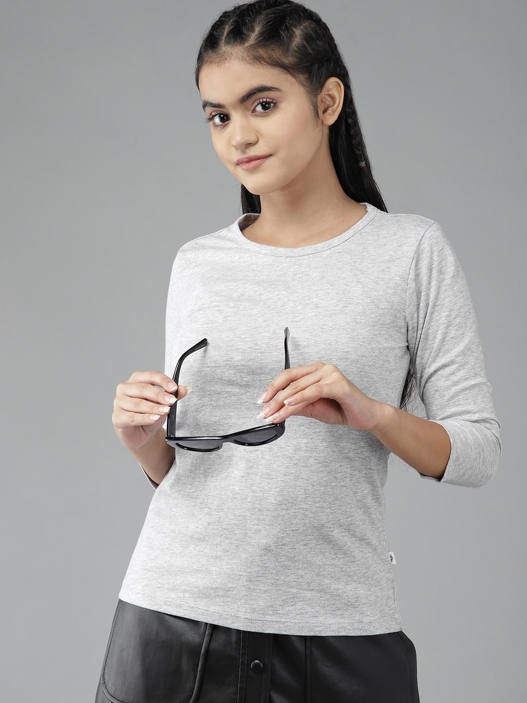 

UTH by Roadster Girls Grey Melange Solid T-shirt