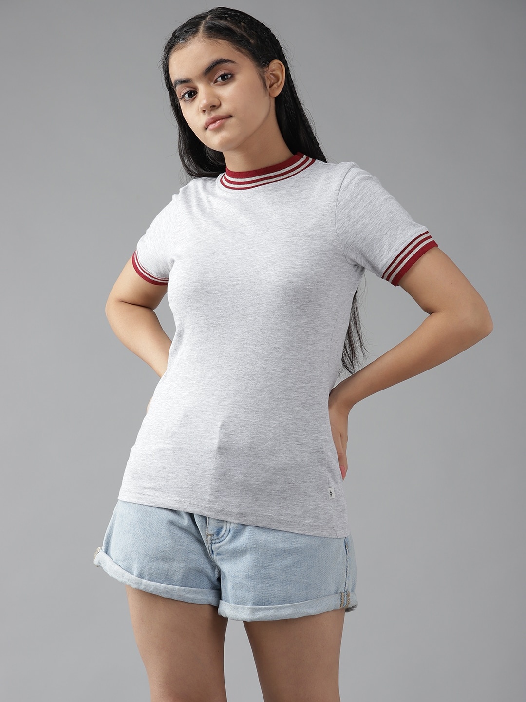 

UTH by Roadster Girls Grey & Maroon Pure Cotton Solid T-shirt