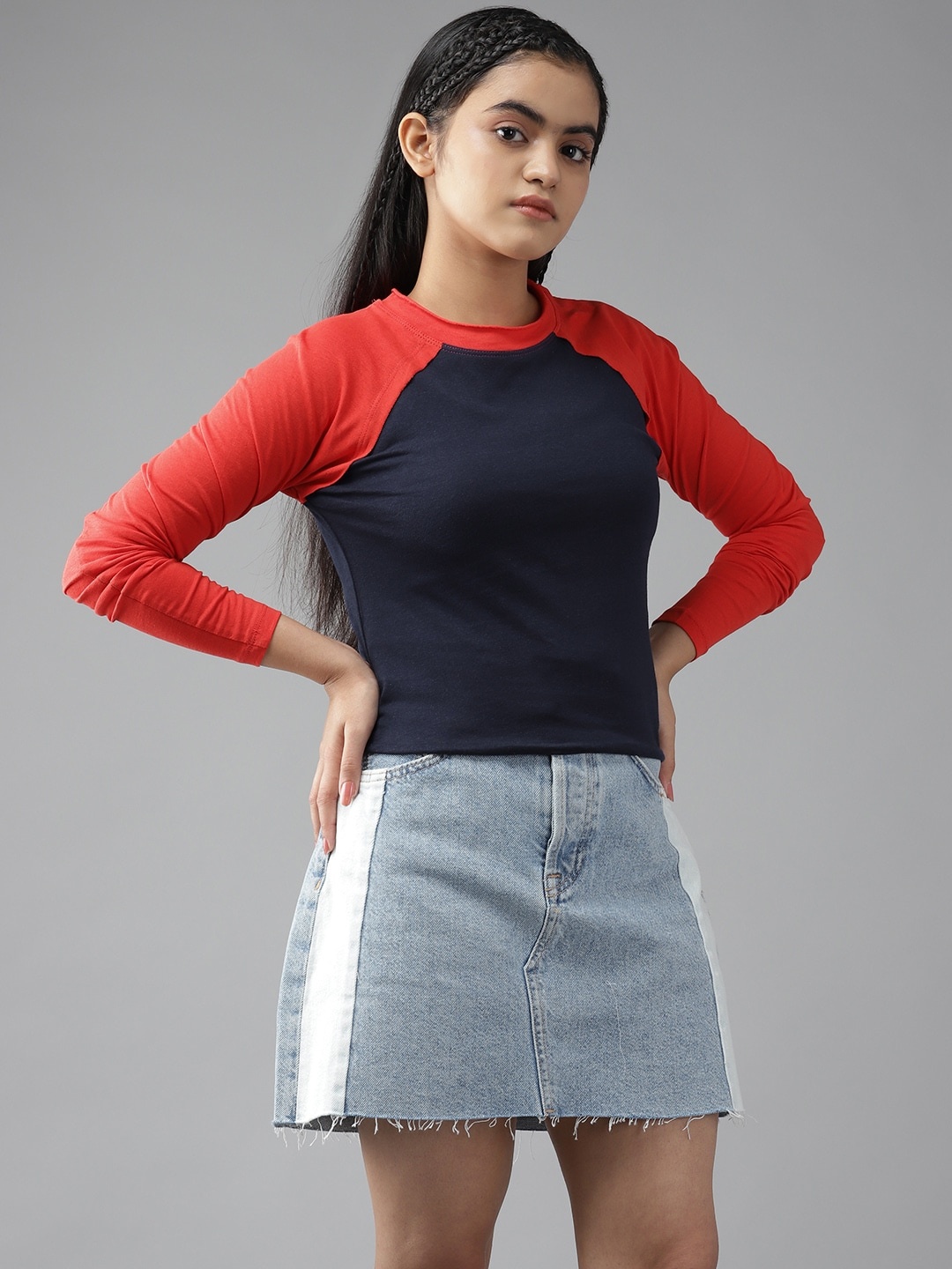 

UTH by Roadster Girls Navy Blue & Coral Red Solid Cotton T-shirt