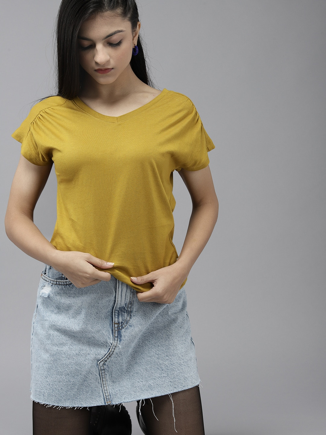 

UTH by Roadster Teen Girls Mustard Yellow Pure Cotton Solid V-Neck T-shirt