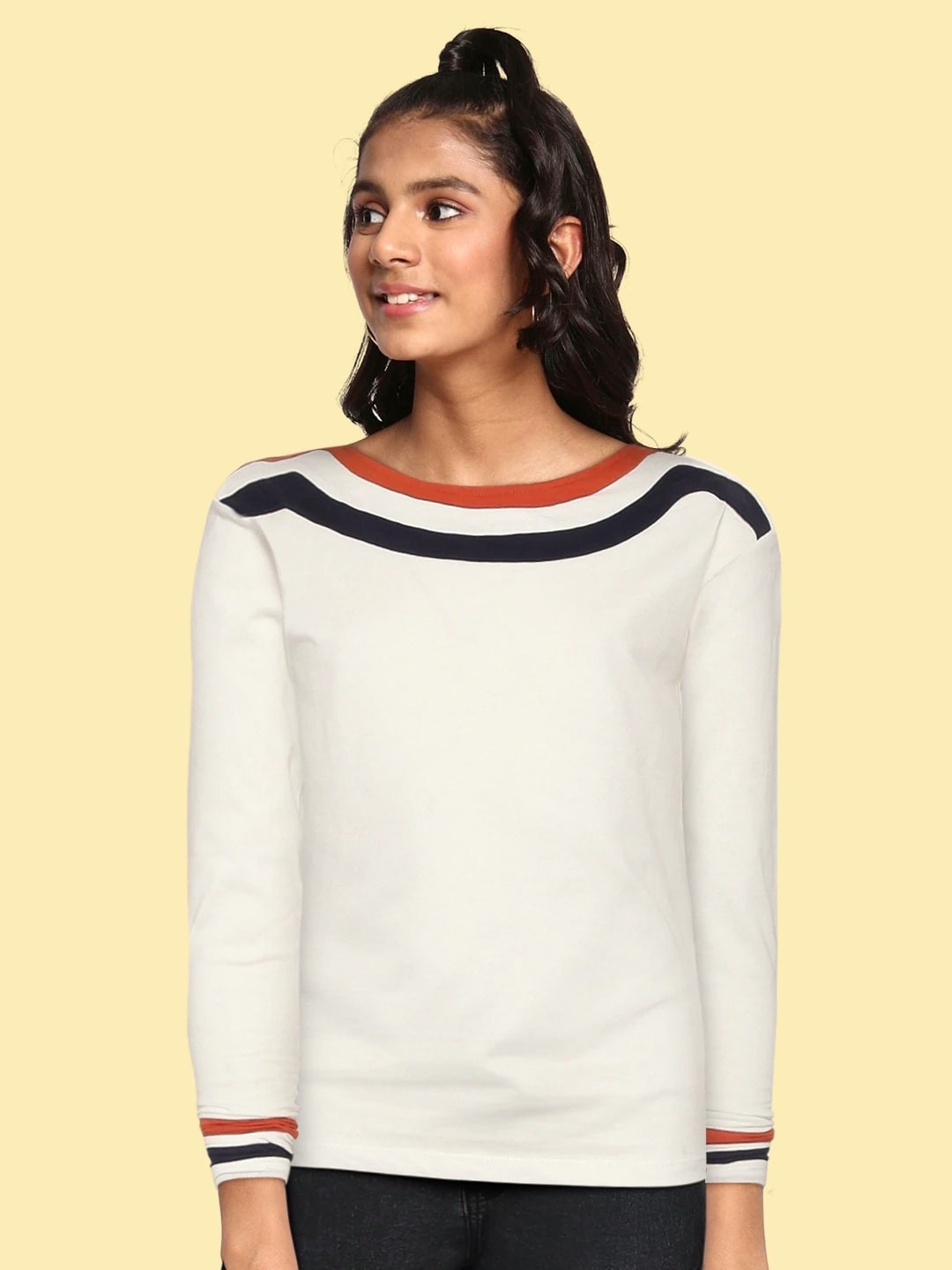 

UTH by Roadster Girls White Cotton Solid T-shirt