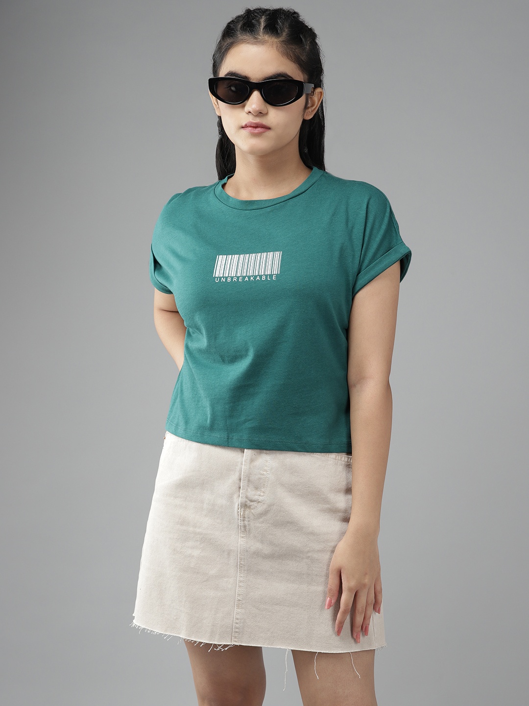 

UTH by Roadster Girls Green Extended Sleeves Pure Cotton T-shirt with Striped Detail