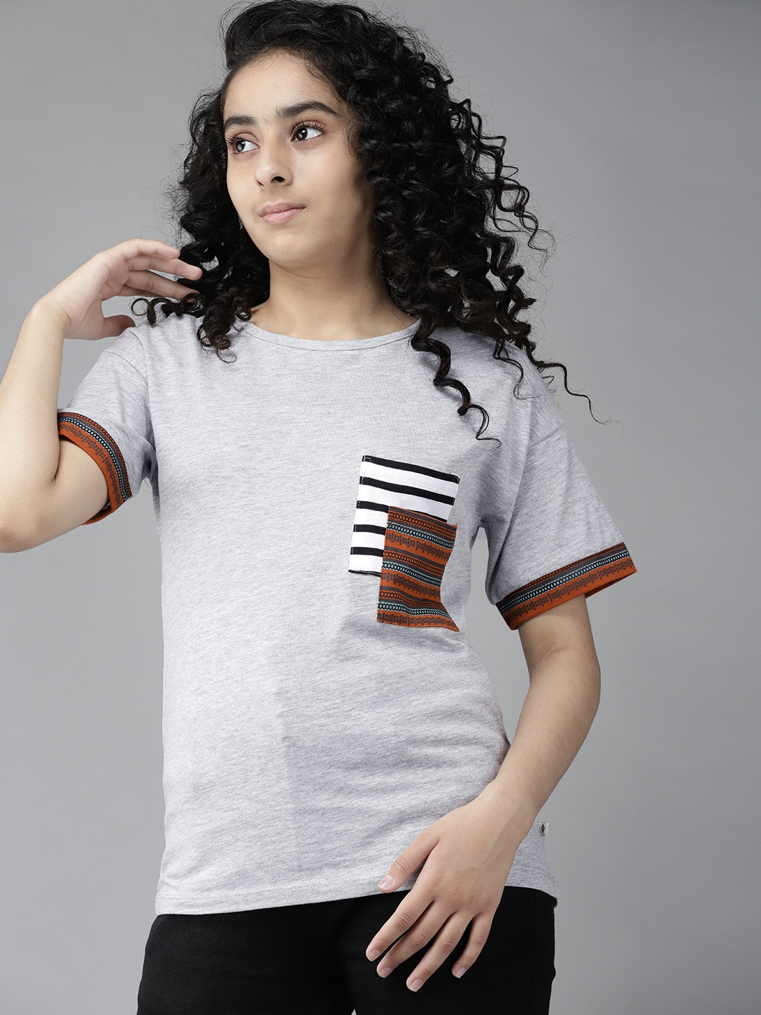 

UTH by Roadster Girls Grey Melange Solid Pure Cotton Drop-Shoulder Sleeves T-shirt