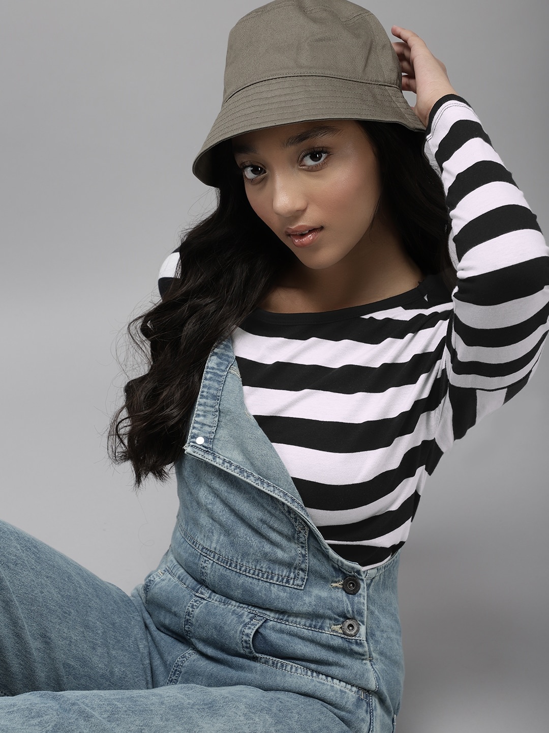 

UTH by Roadster Girls Black & White Striped Pure Cotton T-shirt