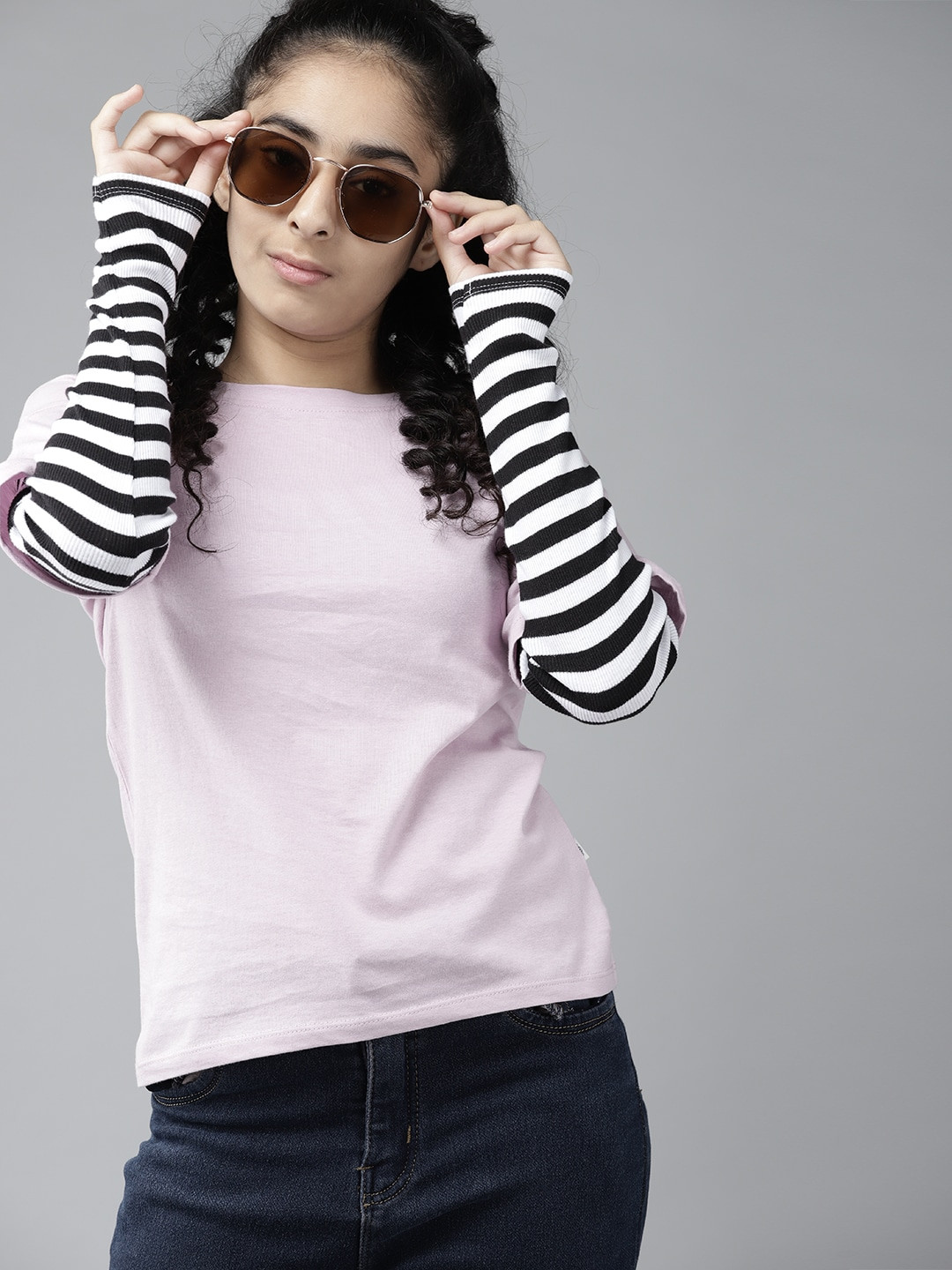 

UTH by Roadster Girls Lavender & Black Solid T-shirt