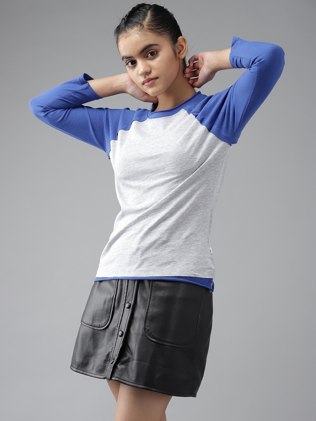 

UTH by Roadster Girls Grey Melange & Blue Solid T-shirt