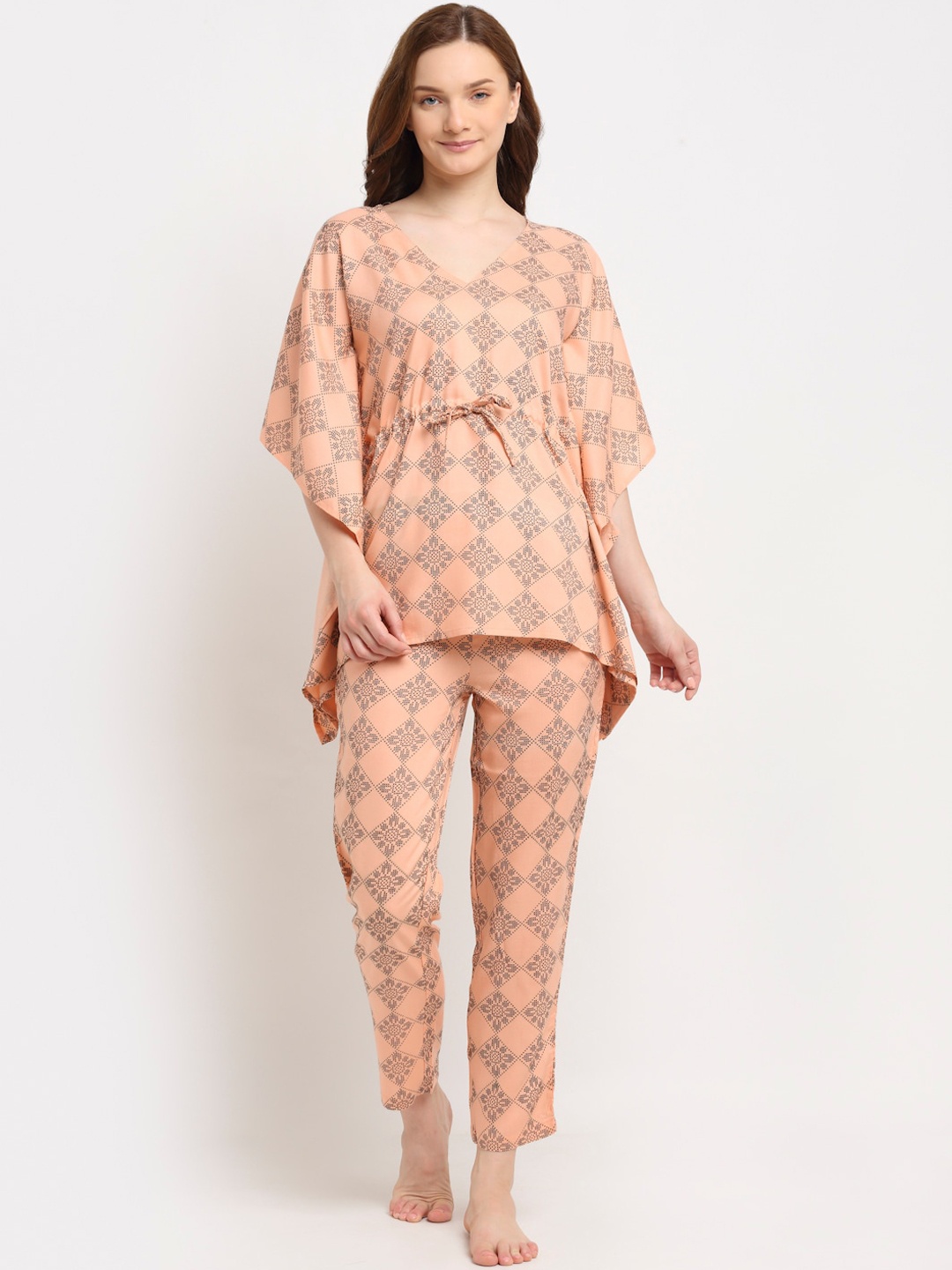 

Aujjessa Women Peach-Coloured & Black Printed Night Suit