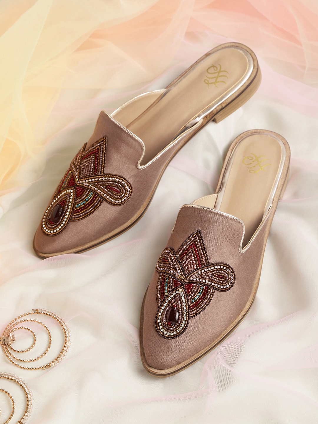 

House of Pataudi Women Brown & Maroon Beaded Ethnic Mules