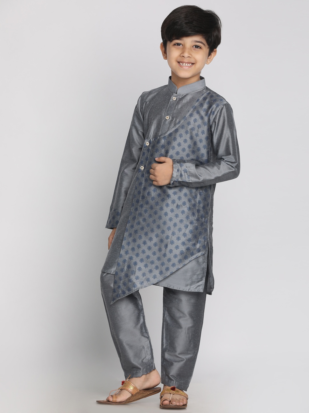 

VASTRAMAY Boys Grey Ethnic Motifs Printed Regular Kurta with Pyjamas