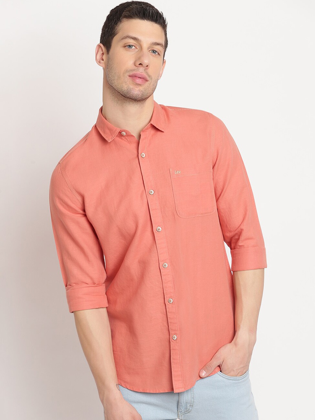 

Lee Men Coral Slim Fit Opaque Casual Shirt