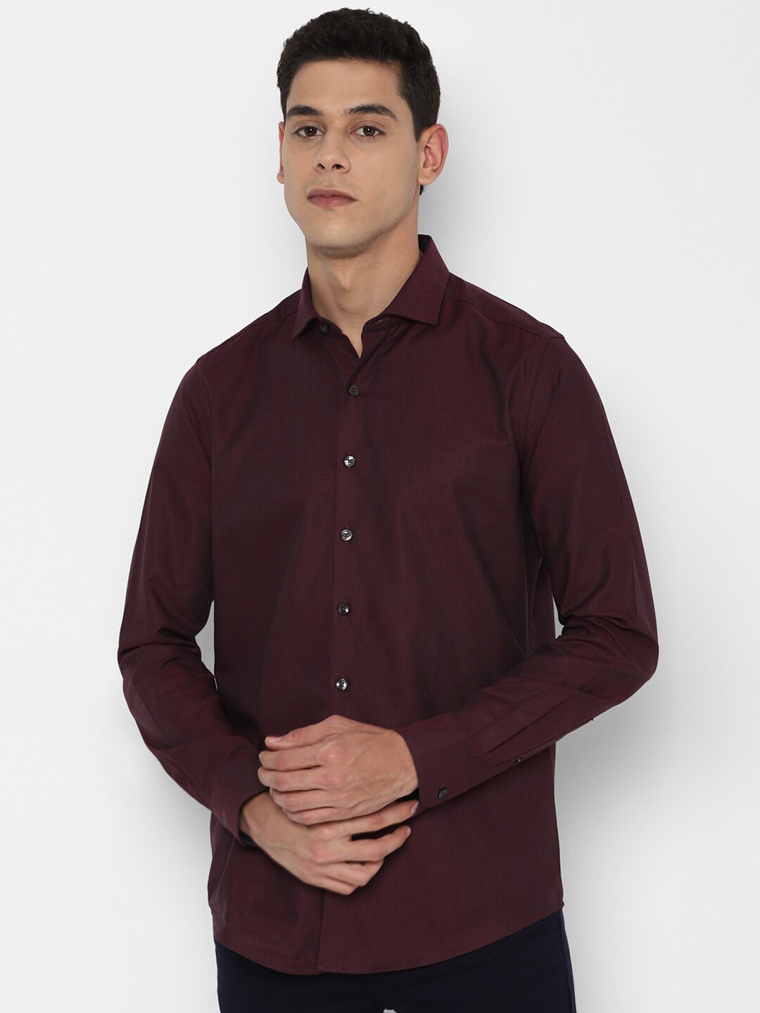 

SIMON CARTER LONDON Men Maroon Slim Fit Opaque Casual Shirt
