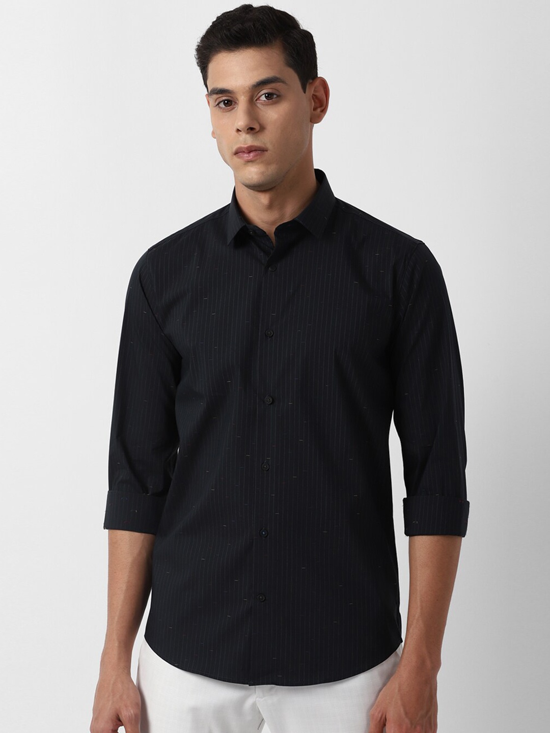 

Louis Philippe Sport Men Black Slim Fit Opaque Micro Ditsy Printed Casual Shirt