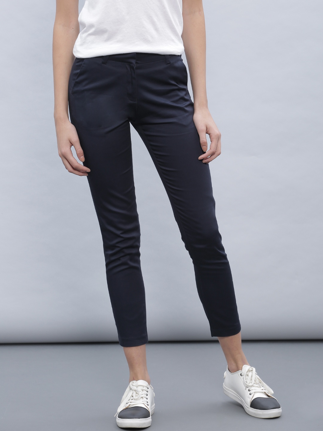 

ether Women Navy Solid Skinny Fit Flat-Front Trousers, Navy blue