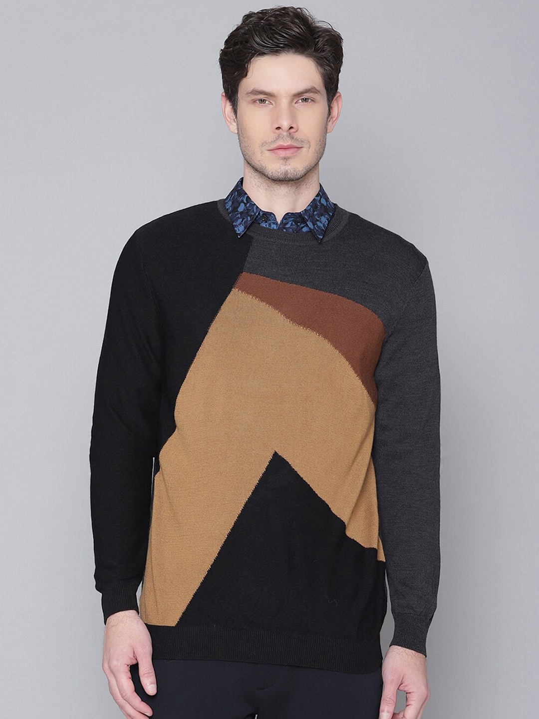 

Antony Morato Men Brown & Black Colourblocked Pullover