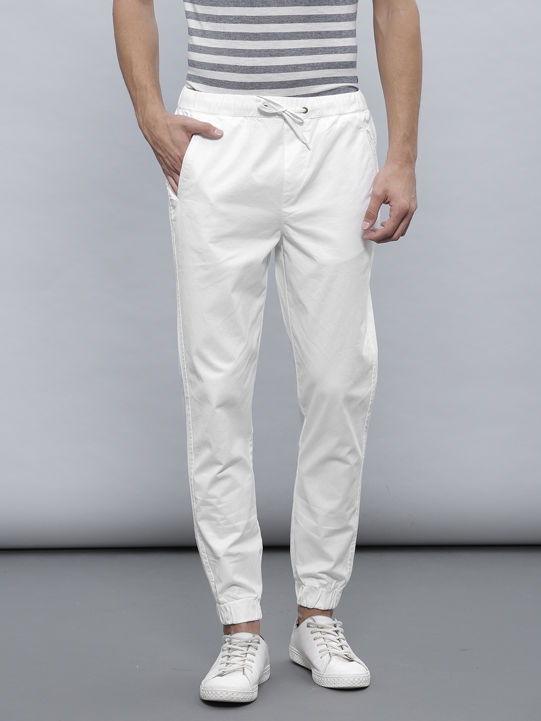 

ether Men White Solid Regular Fit Joggers