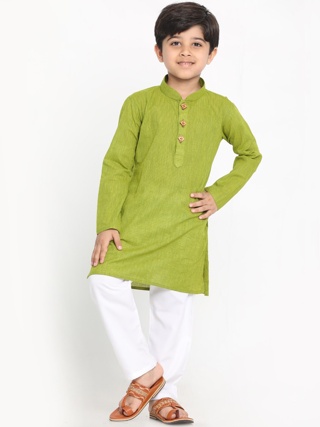 

VASTRAMAY Boys Green Pure Cotton Kurta with Pyjamas