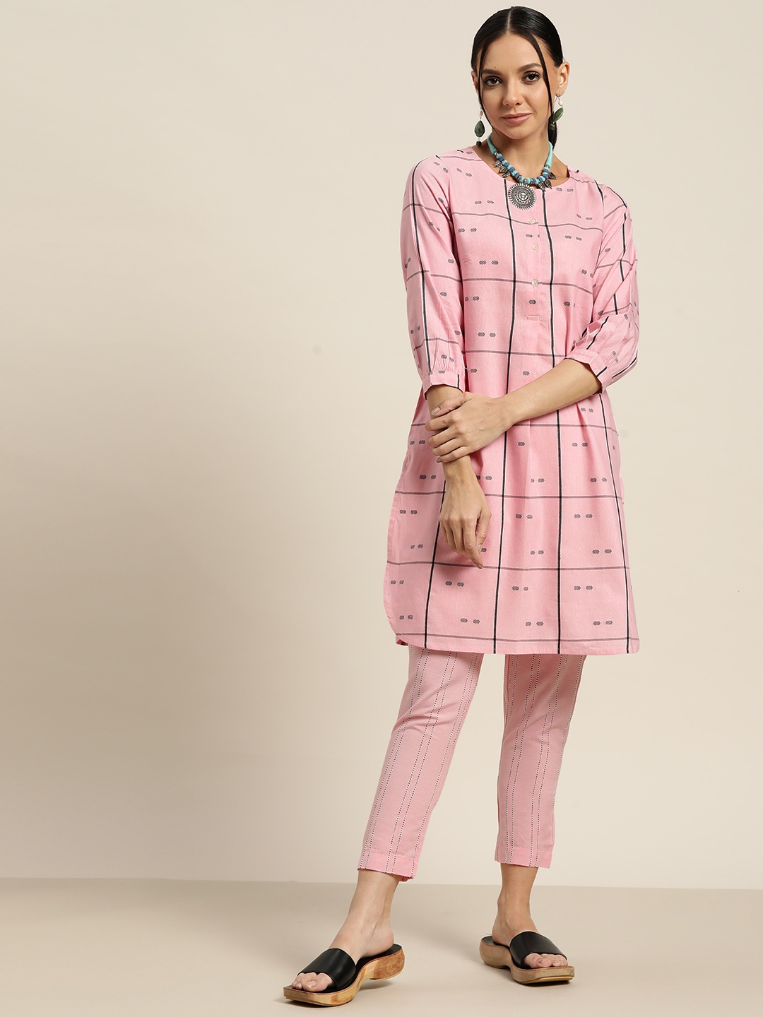 

Sangria Women Pink Checked Woven Design Regular Kurta with Trousers