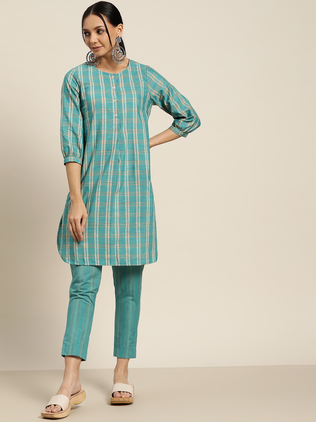 

Sangria Women Green & Beige Regular Kurta with Trousers