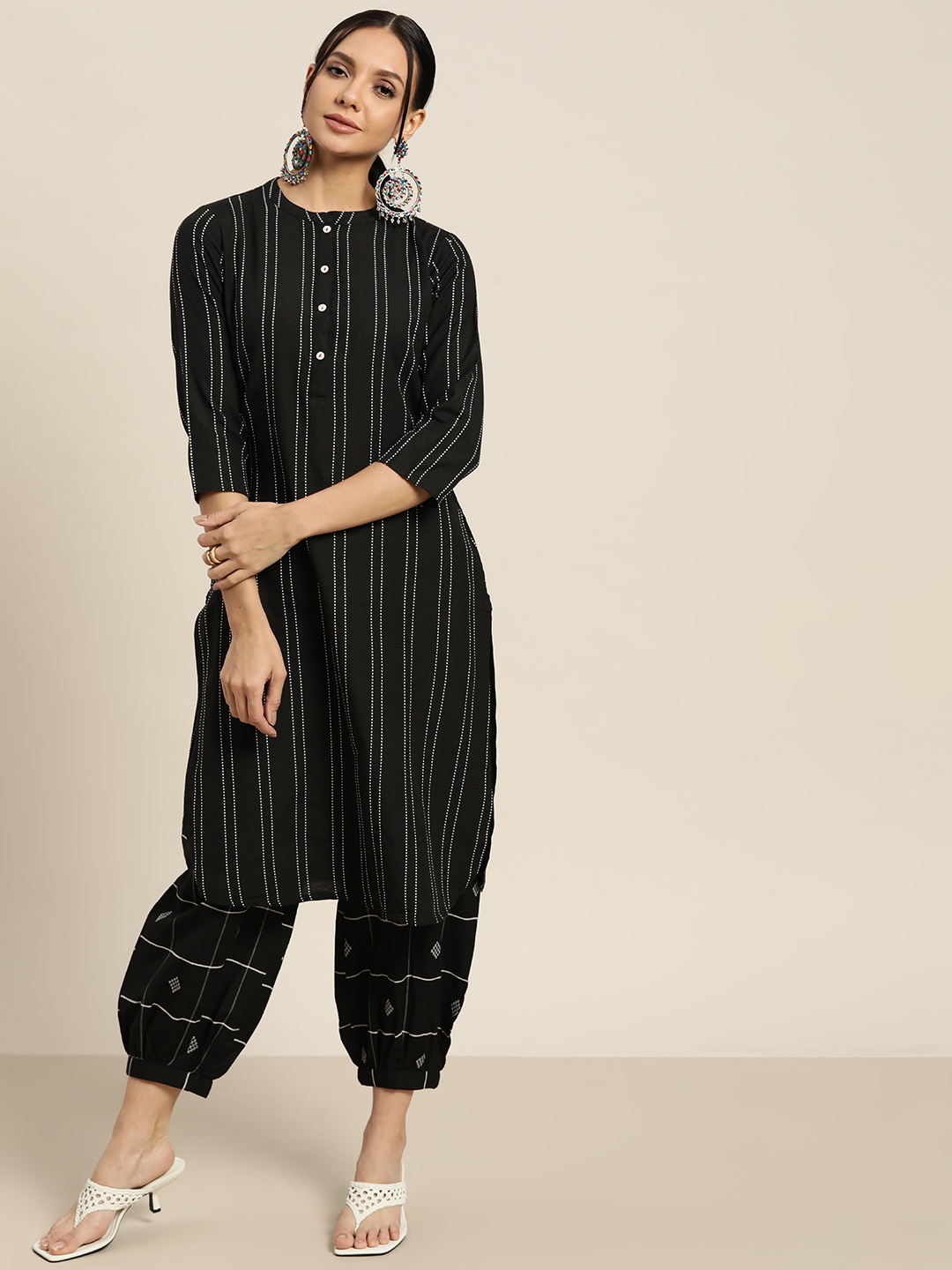 

Sangria Women Black & White Embroidered Regular Thread Work Kurta with Salwar