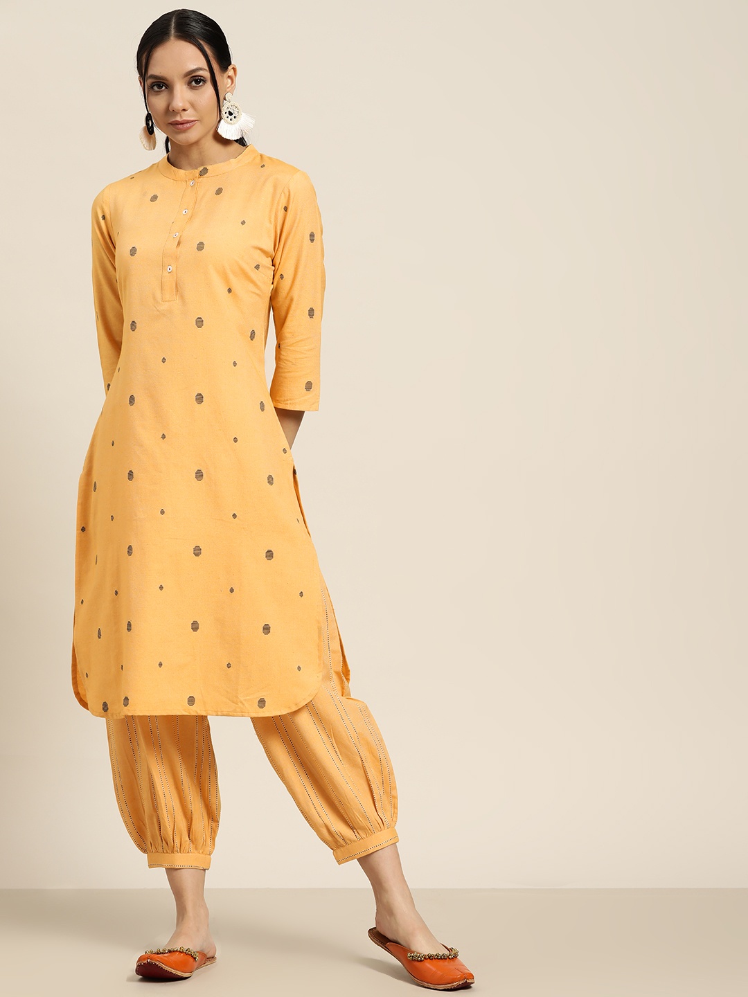 

Sangria Women Yellow & Black Woven Design Regular Kurta with Salwar