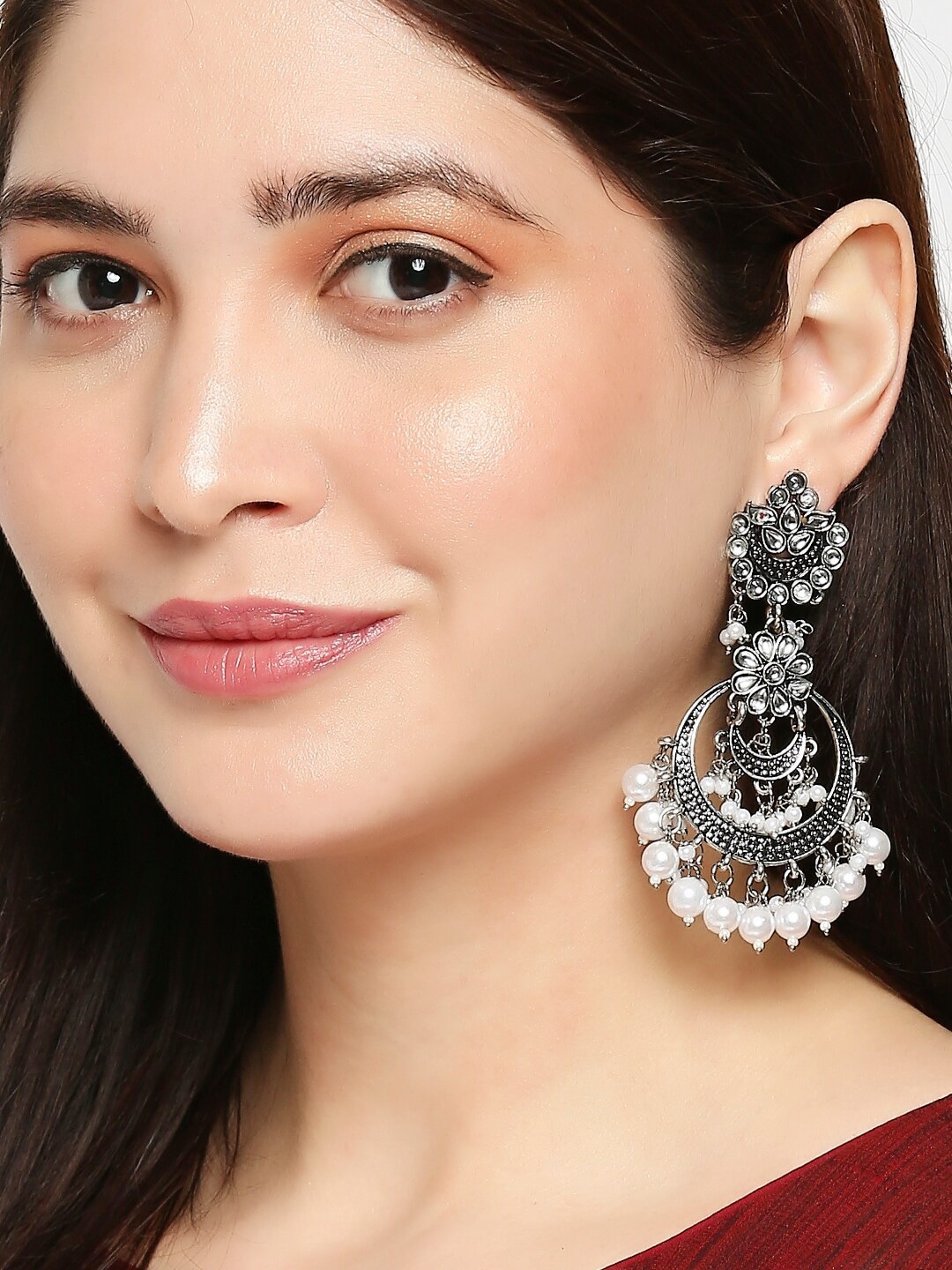 

OOMPH Silver-Toned & White Contemporary Oxidised Chandbalis