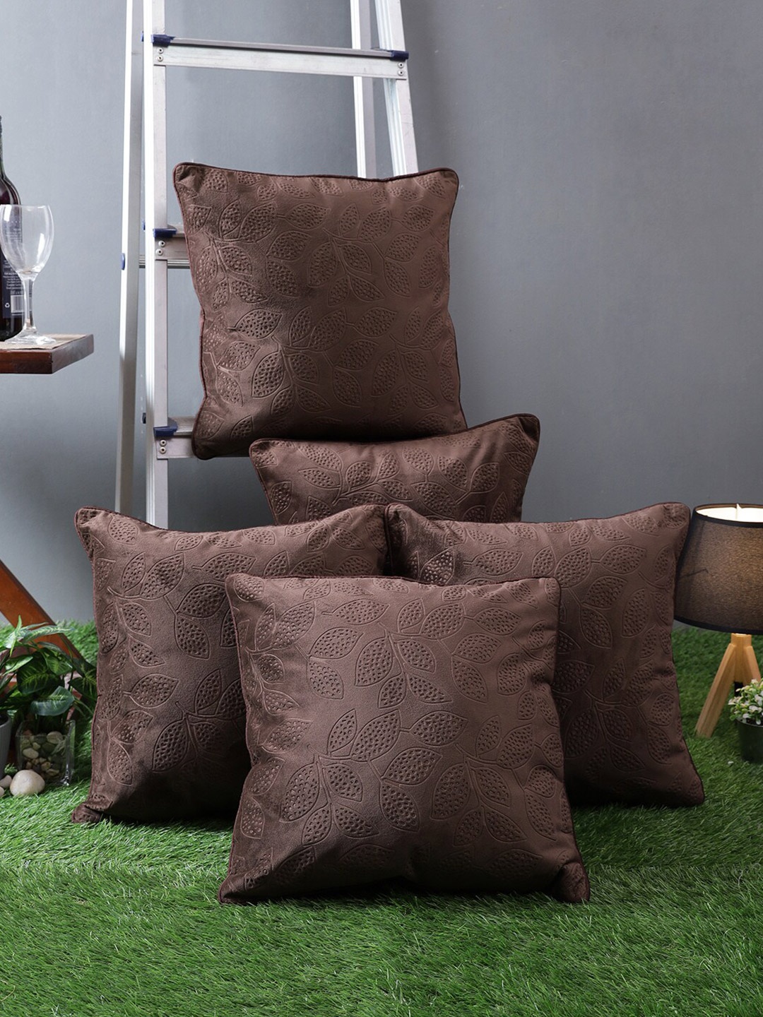 

ROMEE Brown Set of 5 Floral Square Cushion Covers