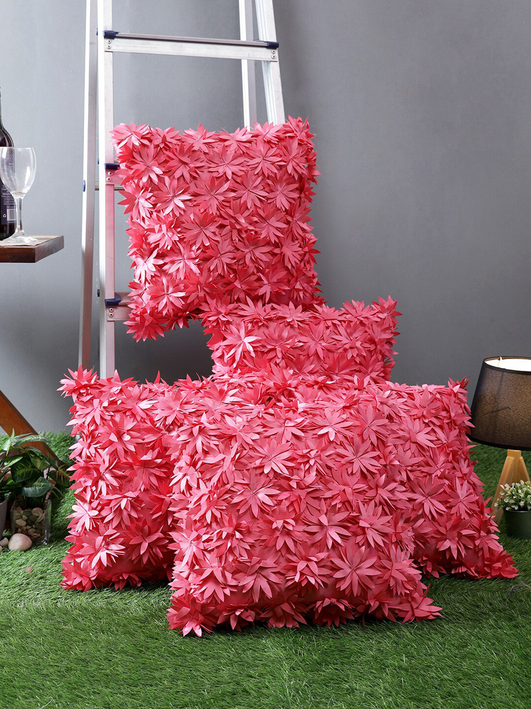 

ROMEE Pink Set of 5 Floral Square Cushion Covers