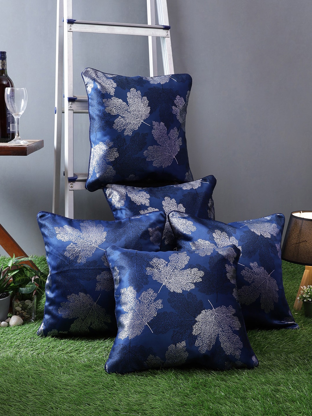 

ROMEE Blue & Silver-Toned Set of 5 Floral Square Cushion Covers