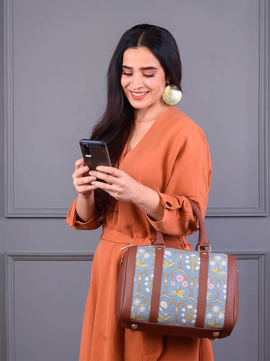 

ZOUK Blue Floral Printed Oversized Structured Handheld Bag