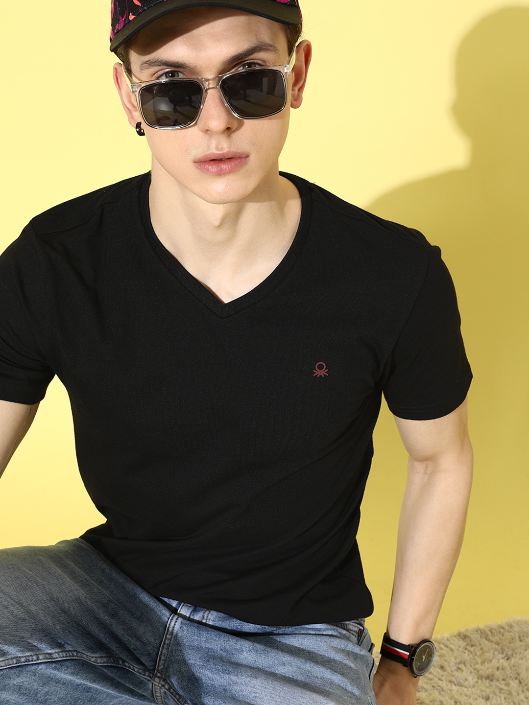 United Colors of Benetton Men Black Solid Carefree Shape Tshirt