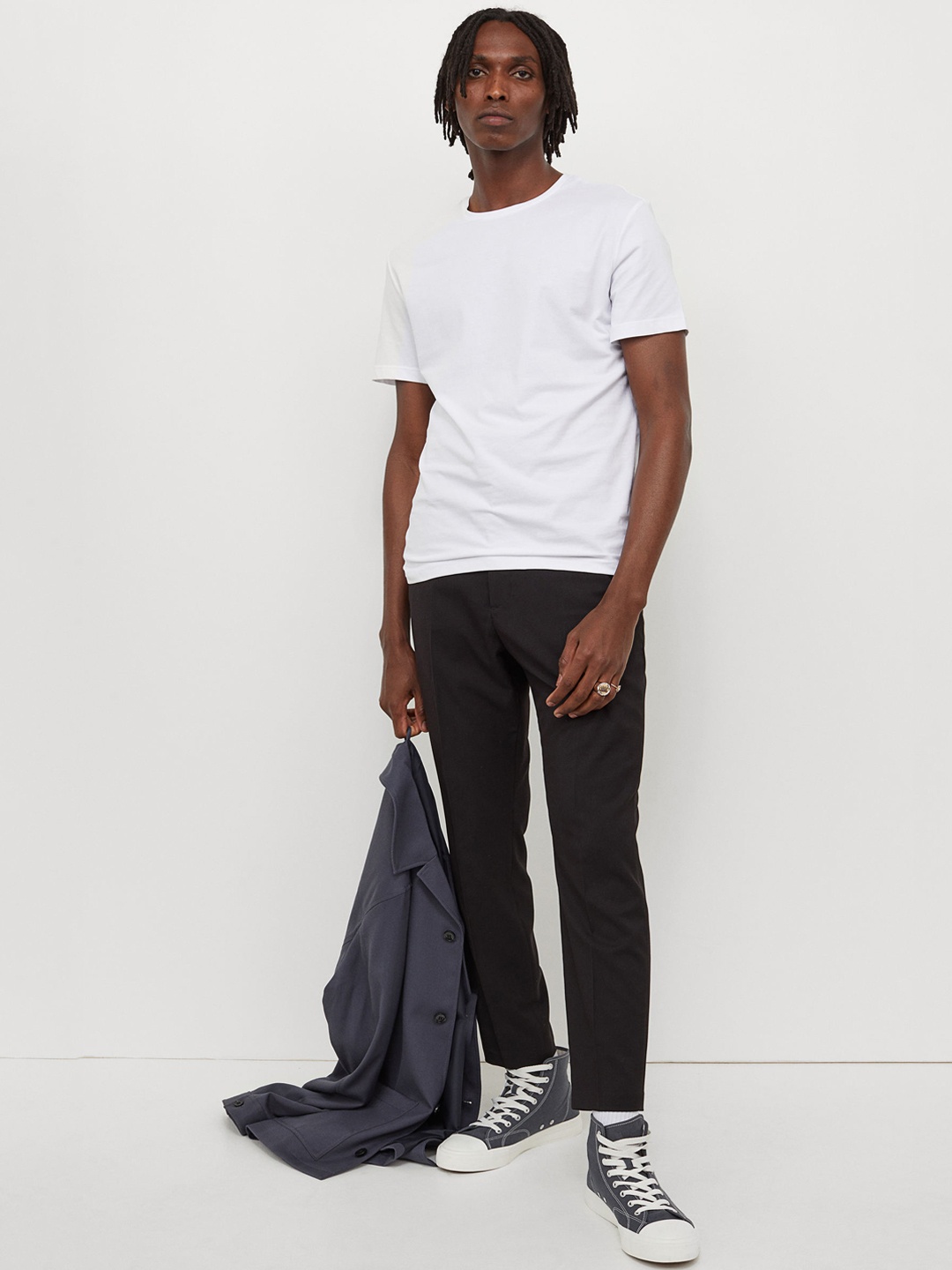 

H&M Men Black Slim Fit Cropped Trousers