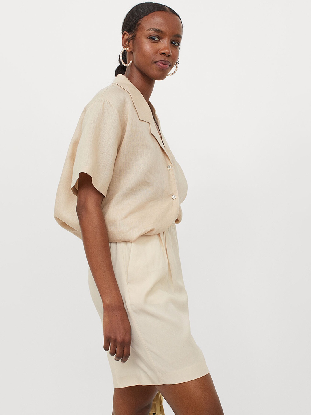 

H&M Woman Beige Lyocell-blend shorts