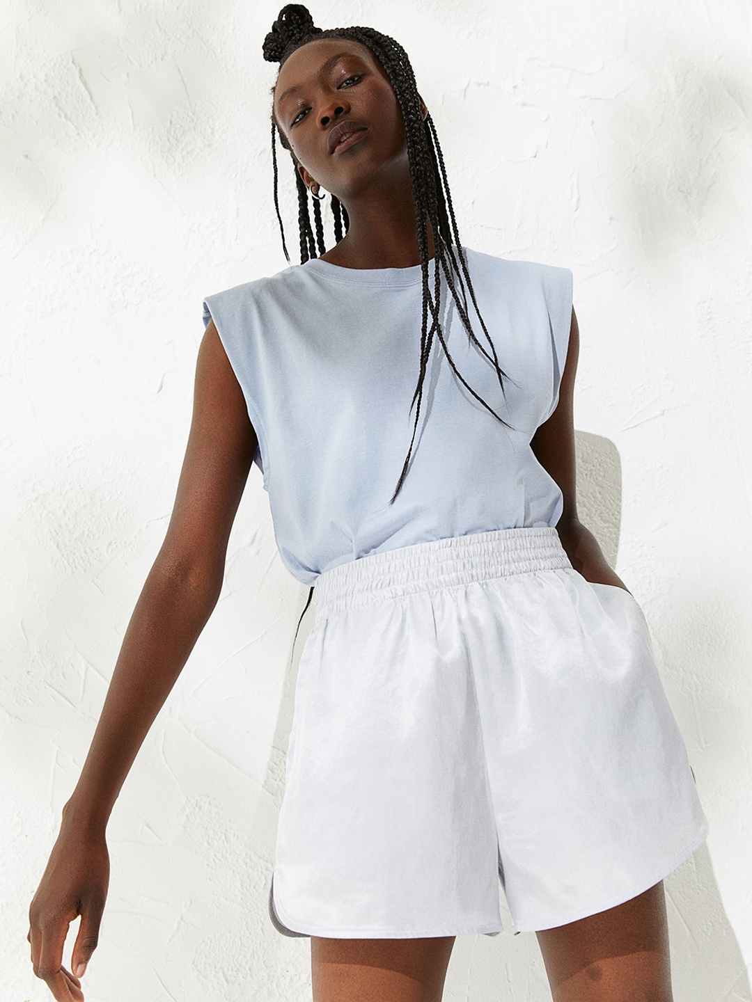 

H&M Women Blue Pull-On Shorts