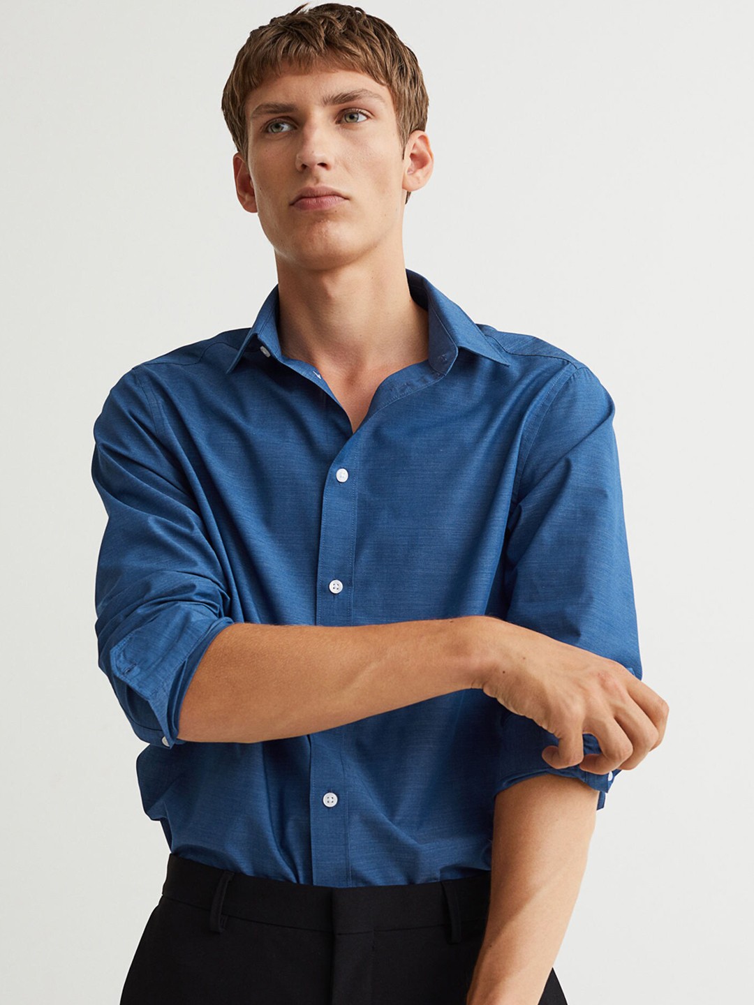 

H&M Men Blue Slim Fit Easy-iron shirt