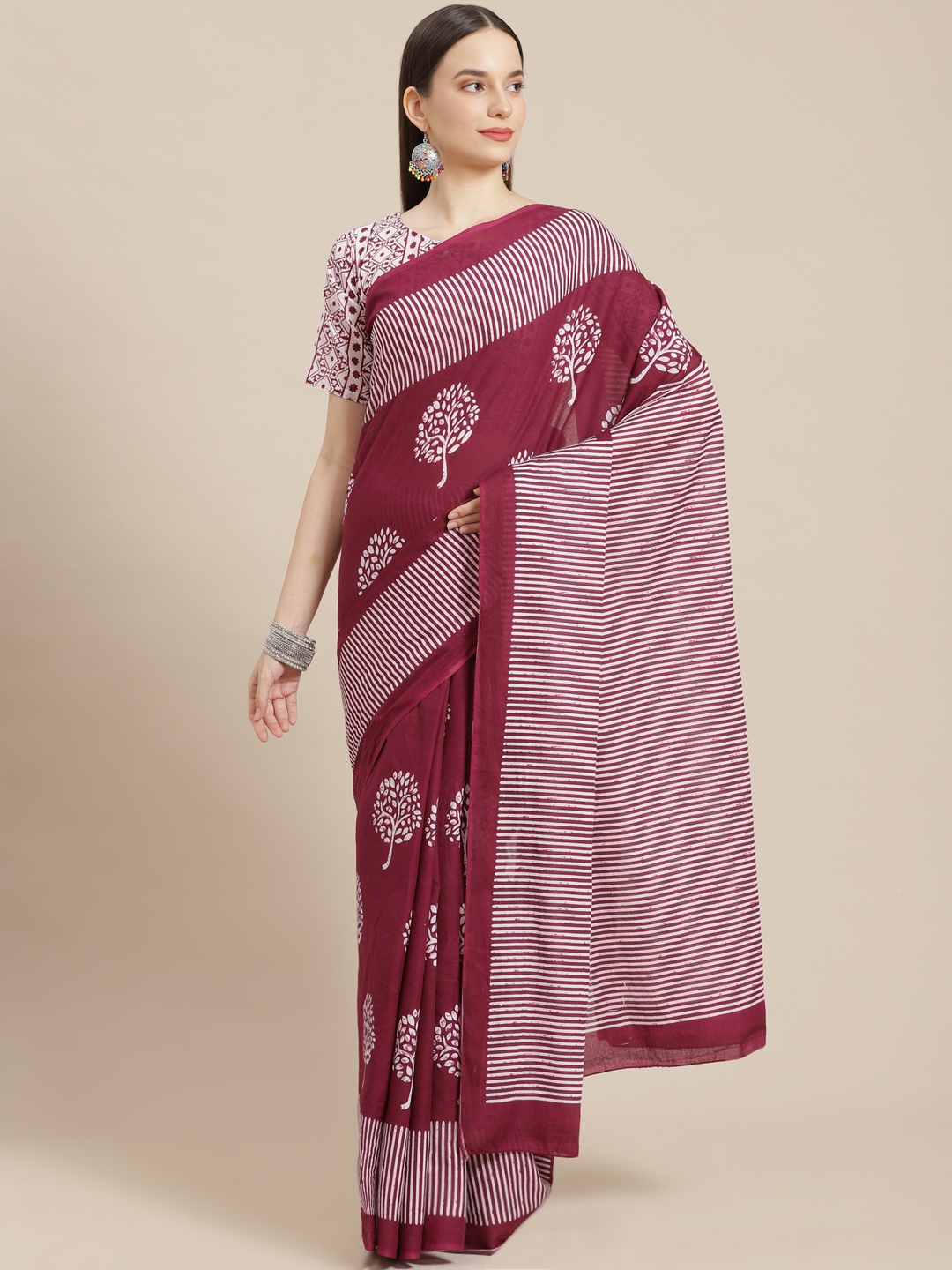 

mokshi Purple & White Ethnic Motifs Pure Cotton Saree
