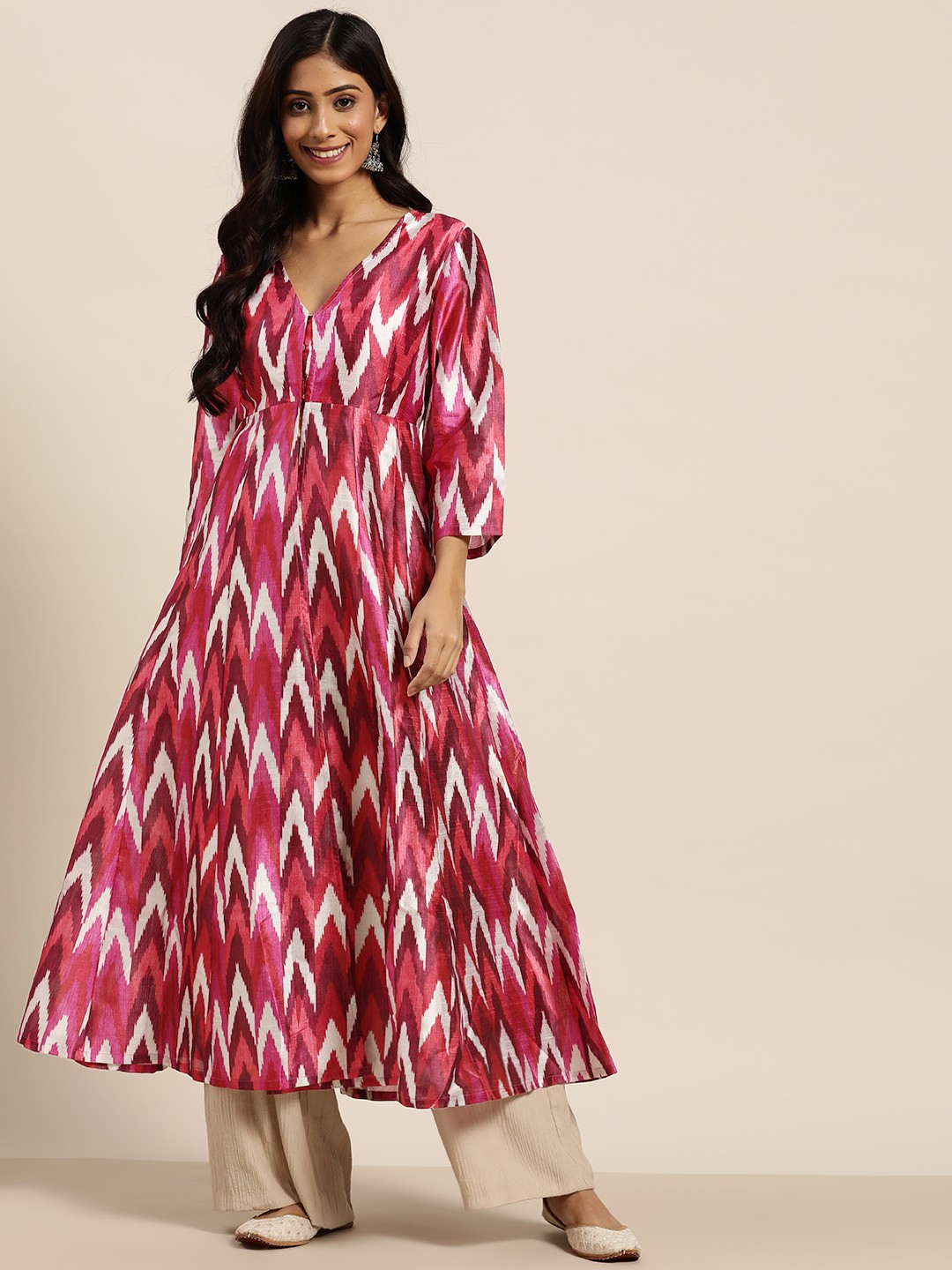 

Shae by SASSAFRAS Women Fuchsia & Peach-Coloured Geometric Printed Anarkali Kurta