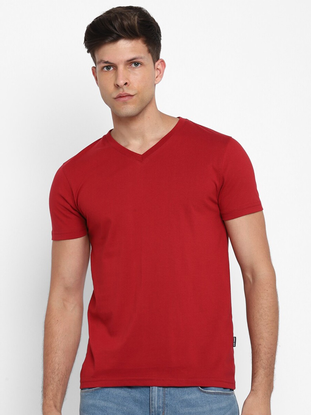 

Red Chief Men Red V-Neck T-shirt