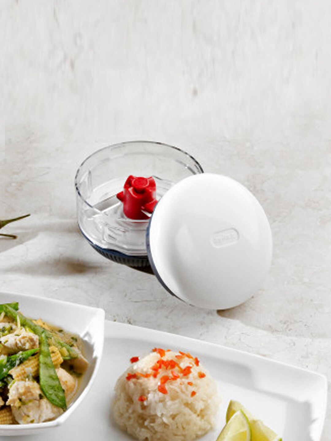 

Zyliss White Solid Twist & Roll Mini Chopper
