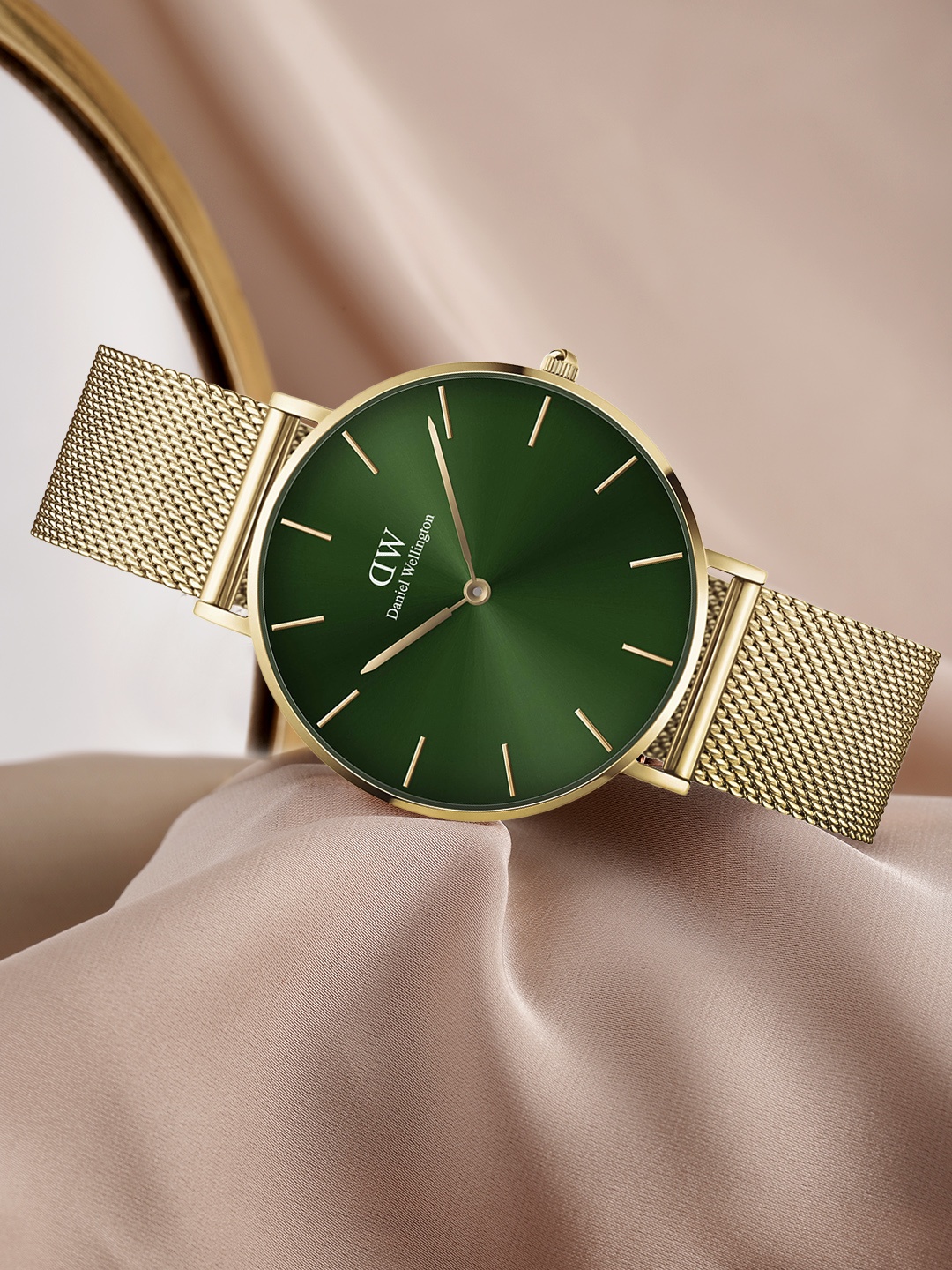

Daniel Wellington Petite Unisex Dial Emerald Green 36mm Round Analogue Watch - DW00100481, Gold