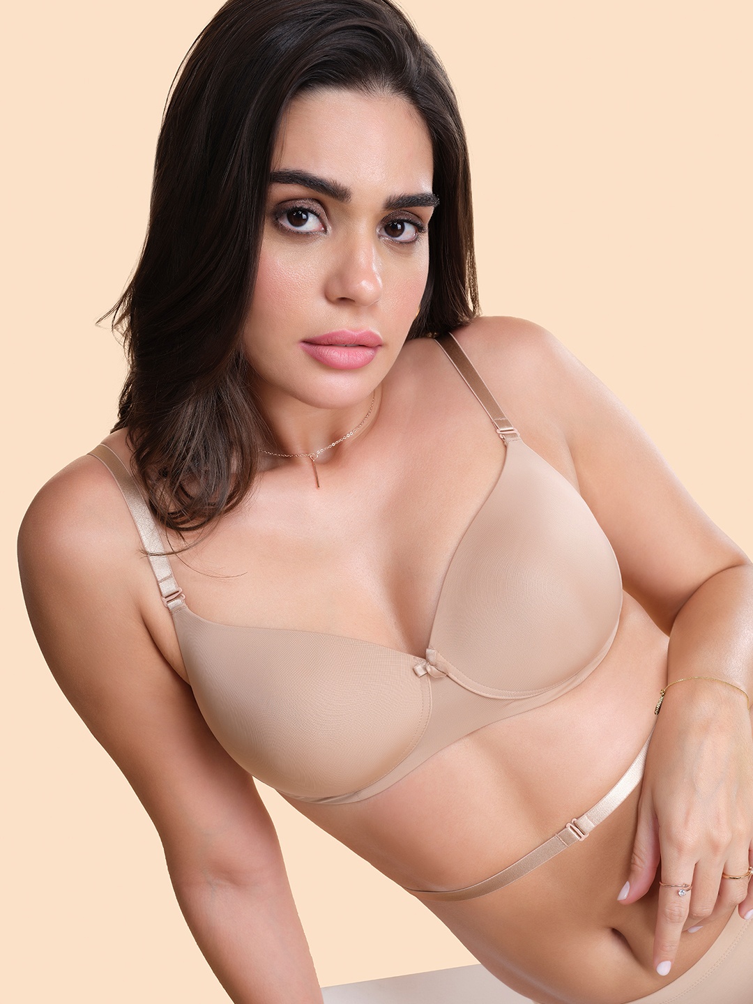 

Enamor Beige Non Wired Full Coverage Plunge Bra