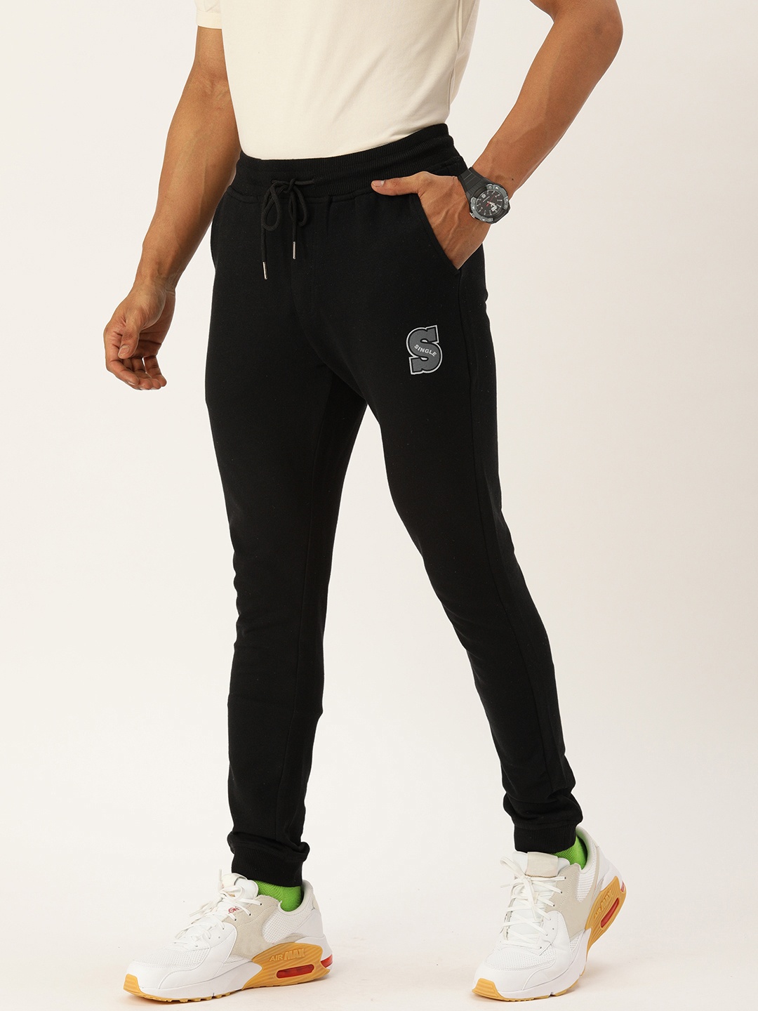 

SINGLE MEN'S BLACK TRACKPANTS